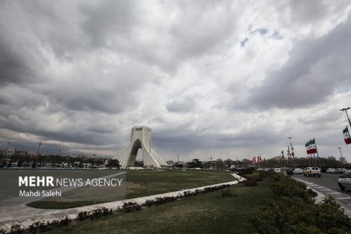 هوای تهران در وضعیت قابل قبول است
