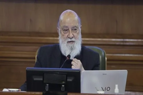 اجرای قانون اساسی در عرصه شوراها مطلوب نمی باشد