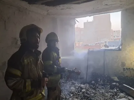 نجات ۱۵ ساکن محبوس در آتشسوزی ساختمان مسکونی در نعمت آباد